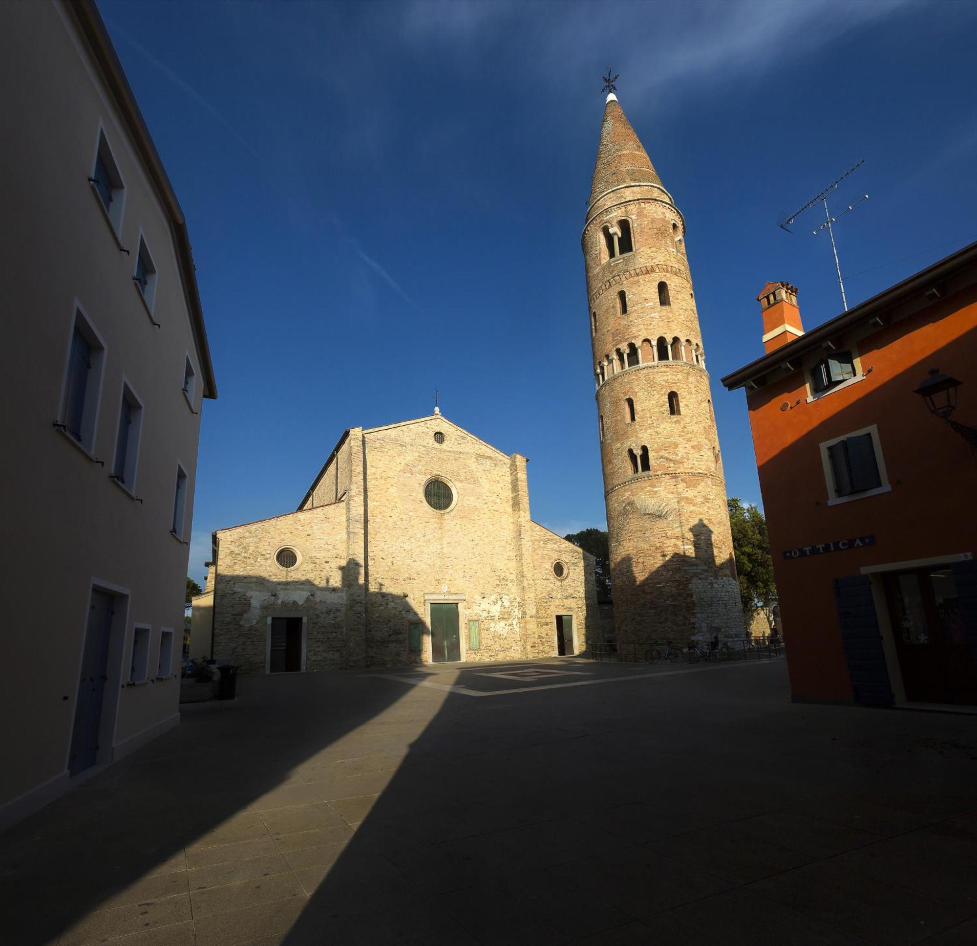 Ferrari Apartments Levante Caorle Eksteriør billede
